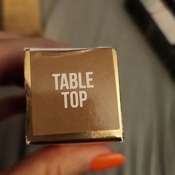 Jeffree Star The Gloss in Table Top - Picture 3 of 4